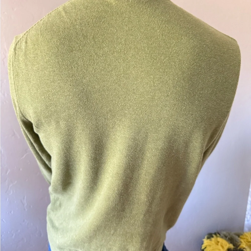Banana Republic collegiate neck